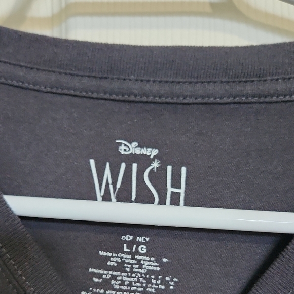 Disney Wish Black T-Shirt with Character Design - Picture 2 of 3